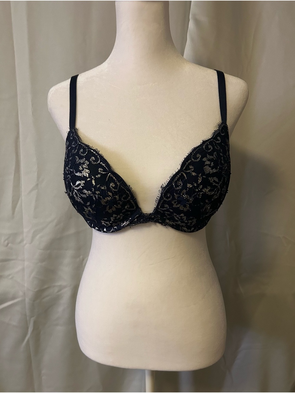 Victoria's Secret Dream Angels Push-Up Bra with Metallic Detail